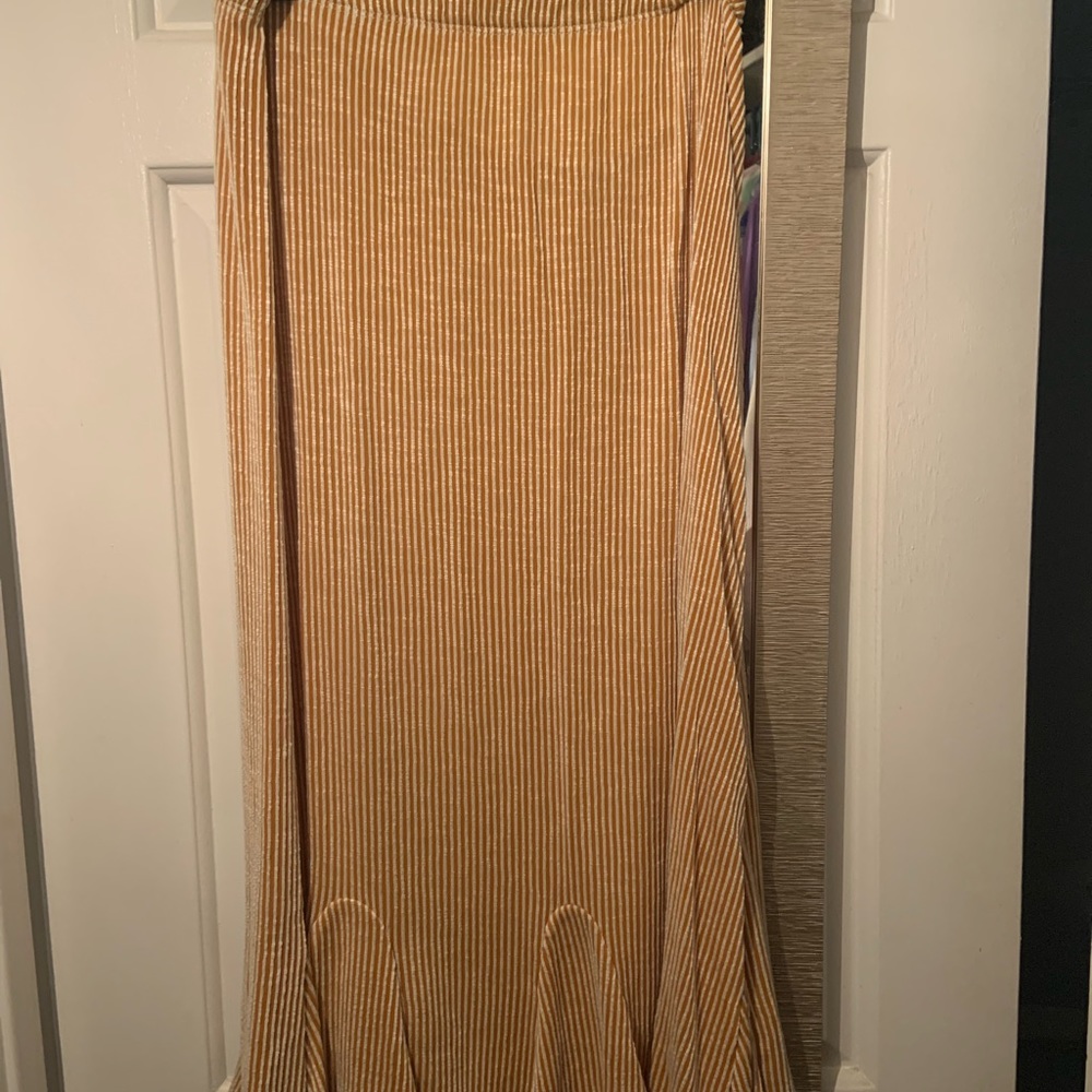 Women’s Amana Size 1X MIDI Skirt yellow and white stripe